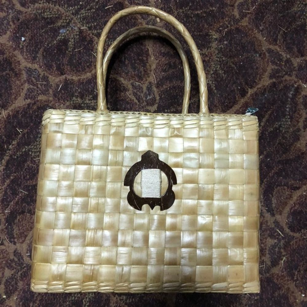 Basket Weave Wicker Wood Tiki Purse hand bag